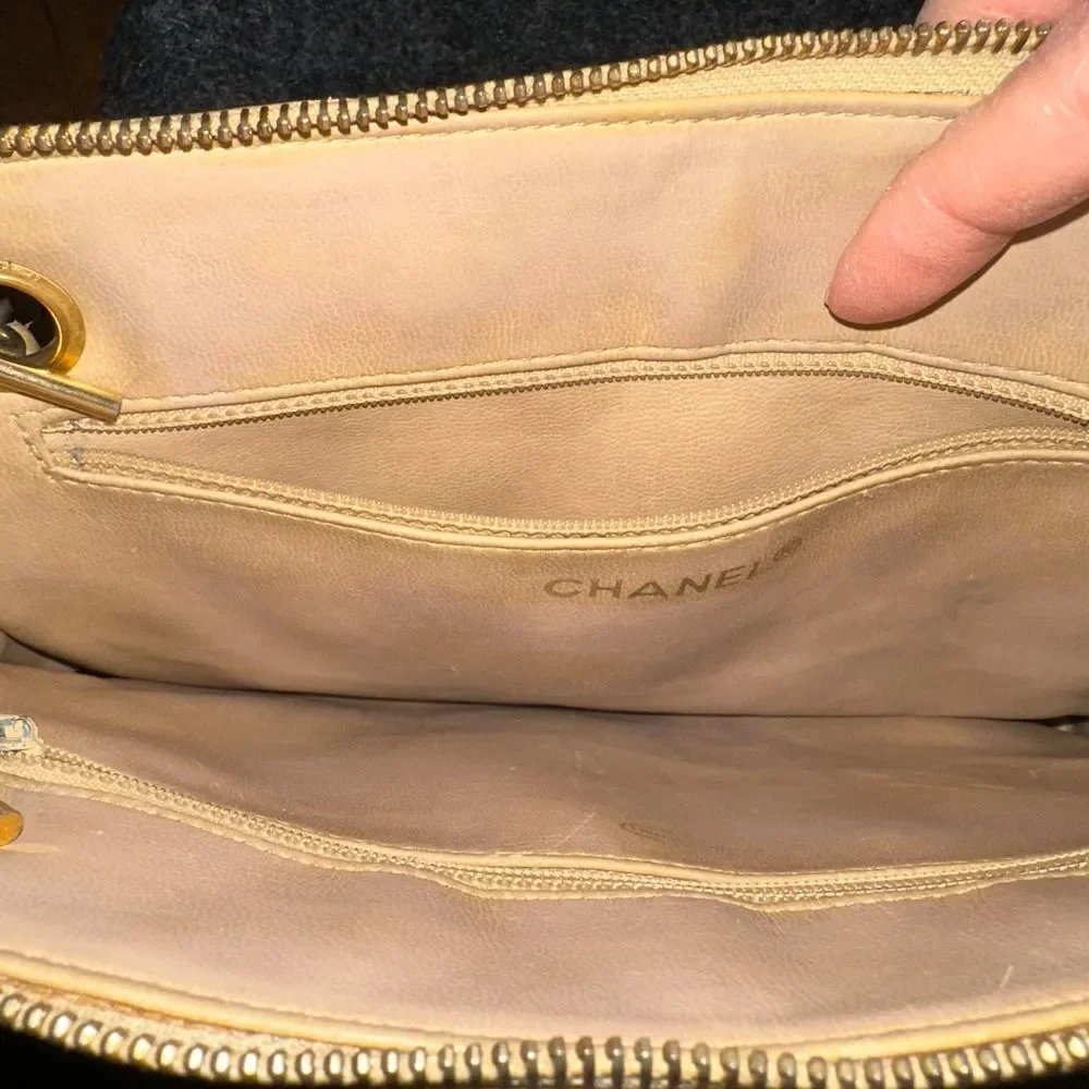 CHANEL Yellow Quilted Shoulder Bag with Chain Strap - Picture 16 of 16